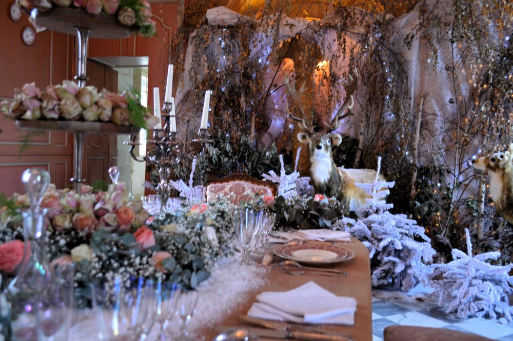 Décor féérique hivernal dans la salle à manger