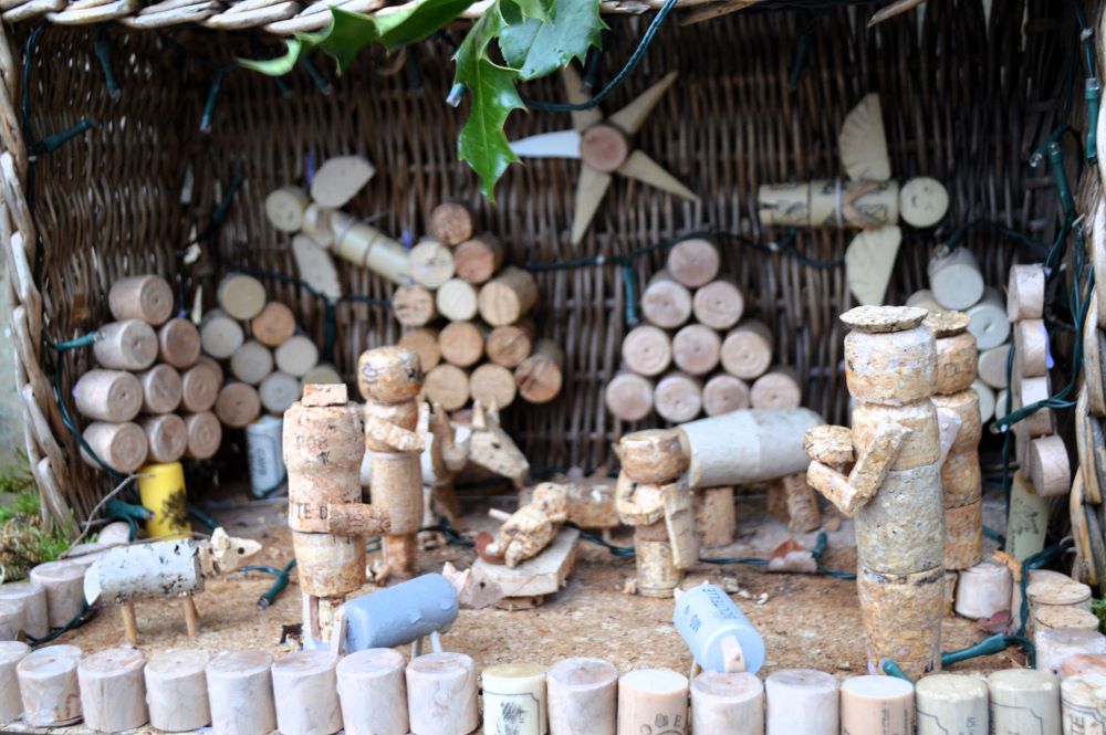 crèche en bouchons de bouteilles de vin