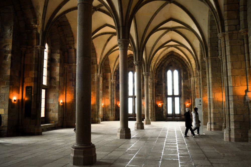 salle de l'abbaye du Mont Saint Michel de style gothique