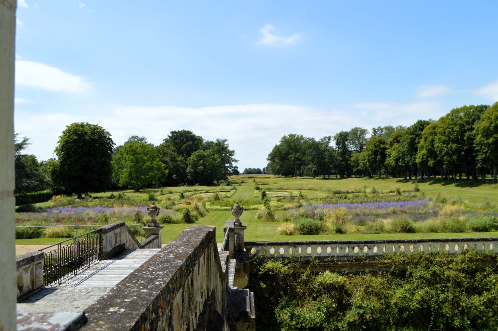 perspective dans un parc de château