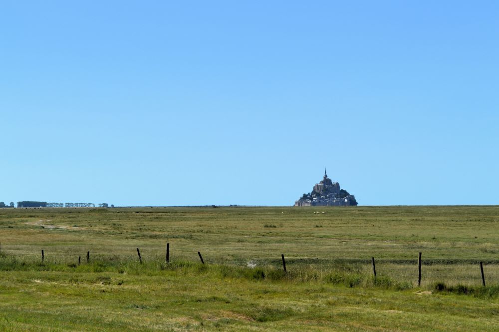 Le Mont Saint Michel vu de loin