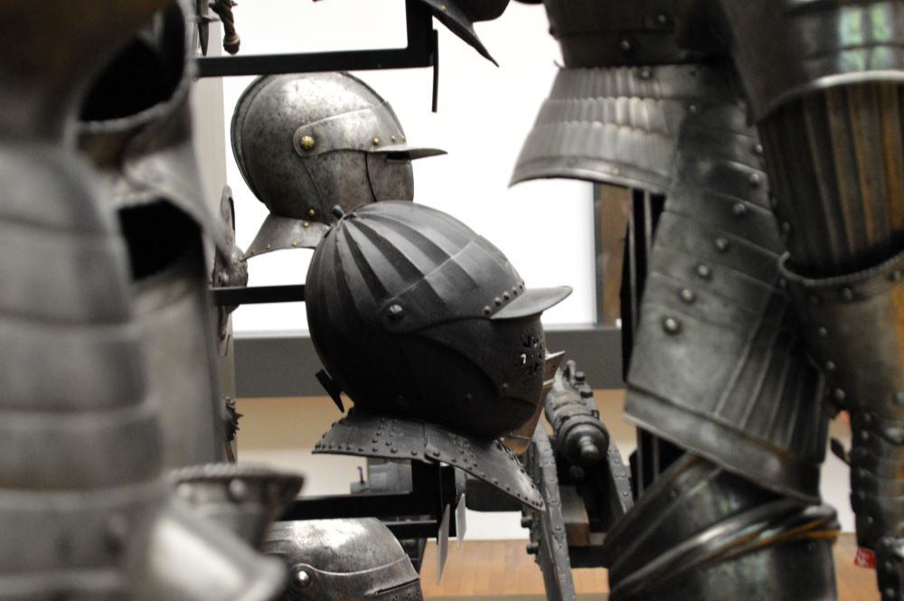 éléments d'armures médiévales