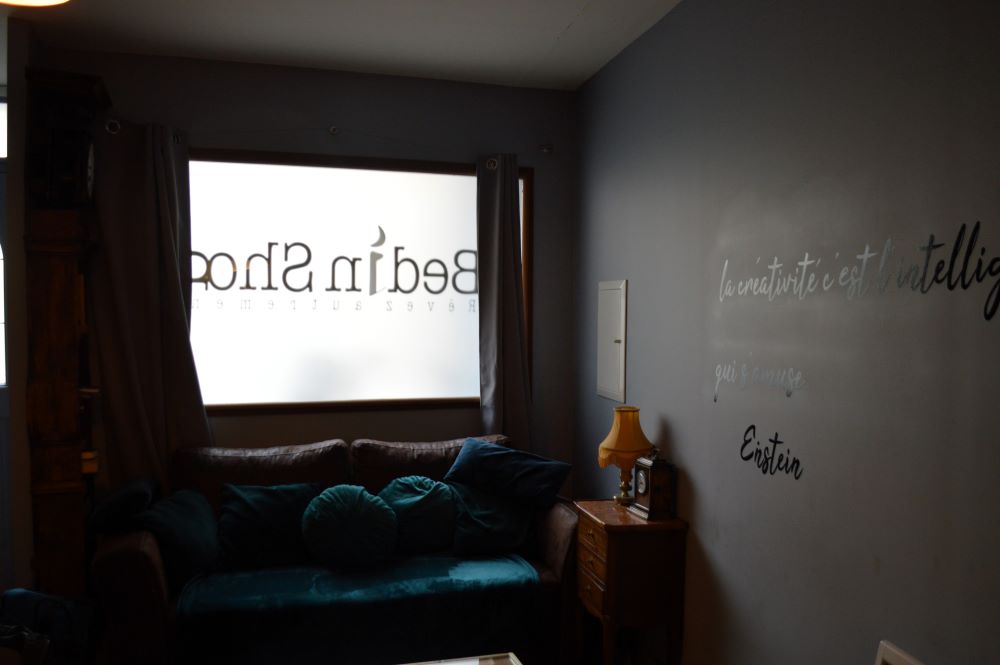vitrine Bed in Shop vue de l'intérieur
