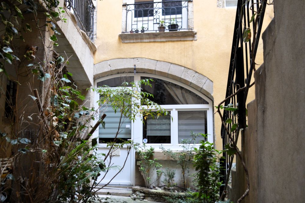 cour d'immeuble ancien