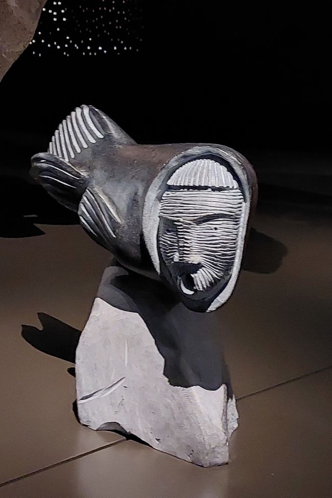sculpture contemporaine d'art inuit