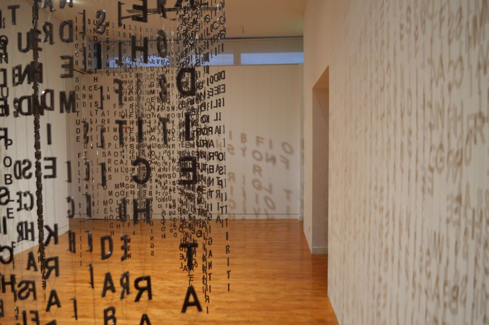 salle d'exposition d'art contemporain