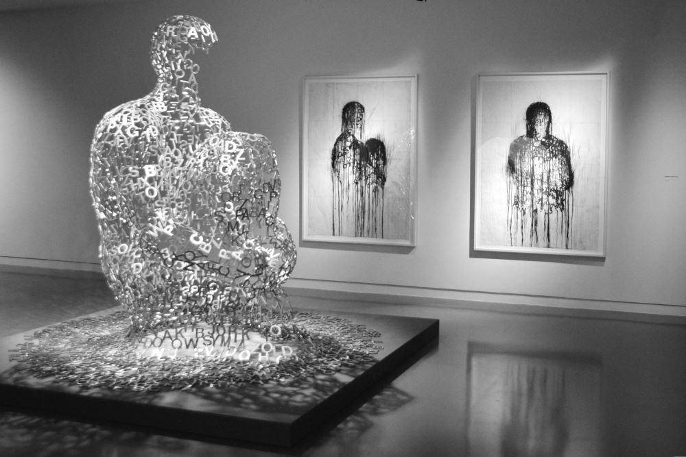 salle d'exposition d'art contemporain