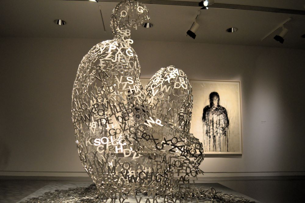 salle d'exposition d'art contemporain