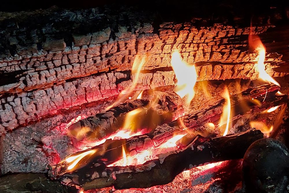 un feu de cheminée