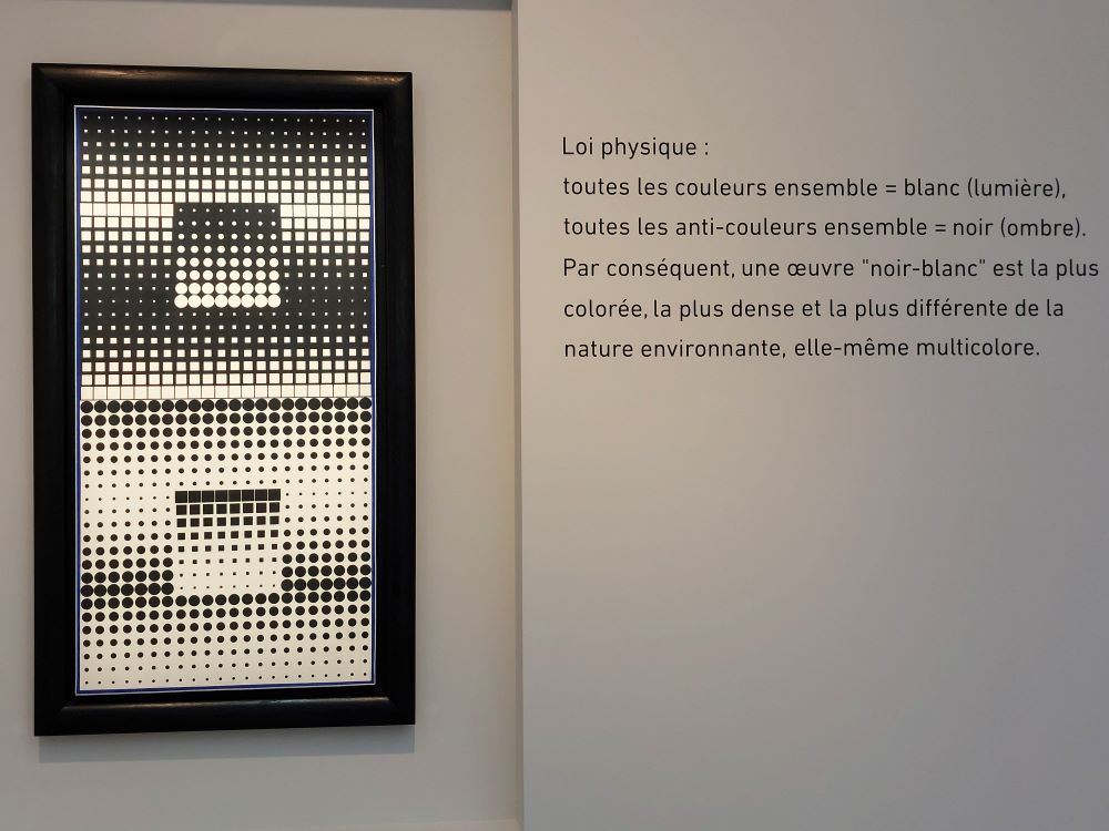 Œuvres d'art contemporain en noir et blanc et explications de Victor Vasarely