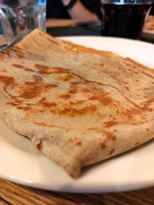 une crêpe sucrée