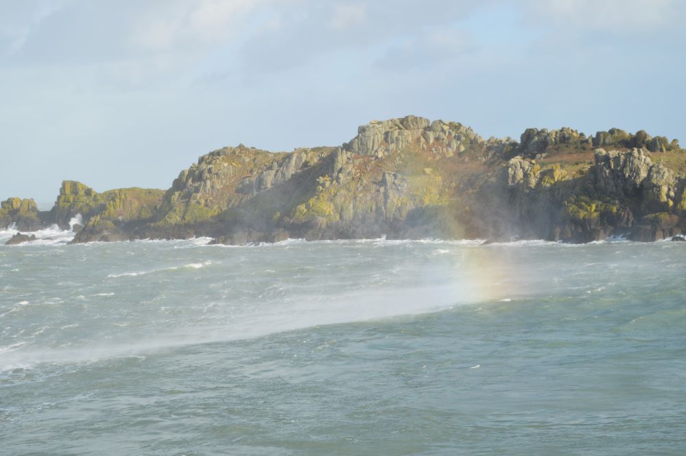 une tempête en bord de mer