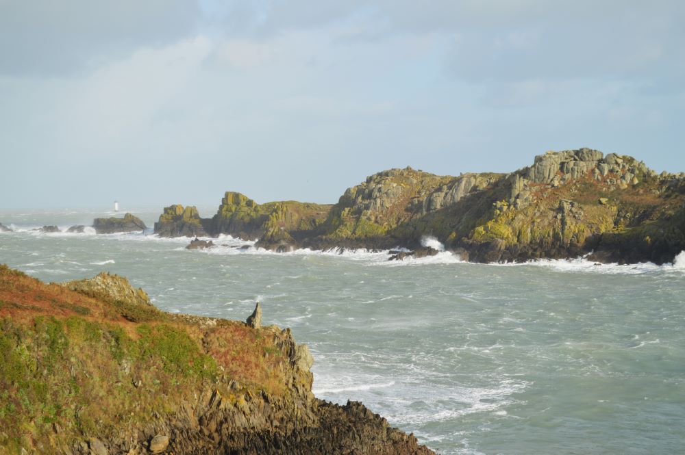 une tempête en bord de mer