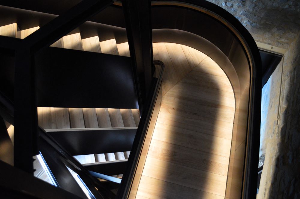 escalier contemporain en bois et métal