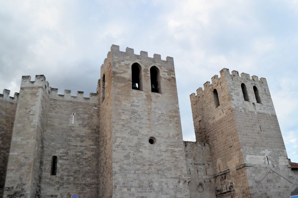 façade fortifiée de l'abbaye Saint Victor de Marseille