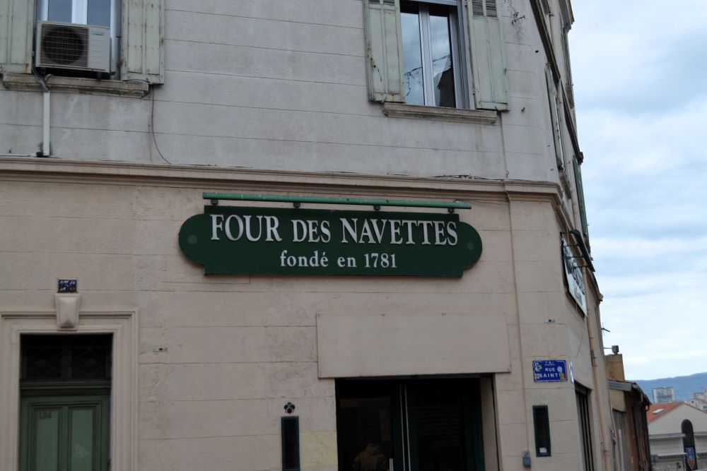 enseigne de la boulangerie Four des Navettes à Marseille