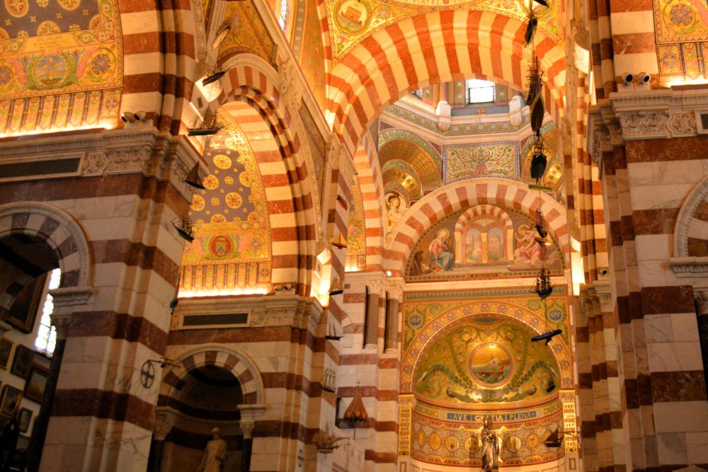 vu intérieure de la basilique Notre Dame de la Garde