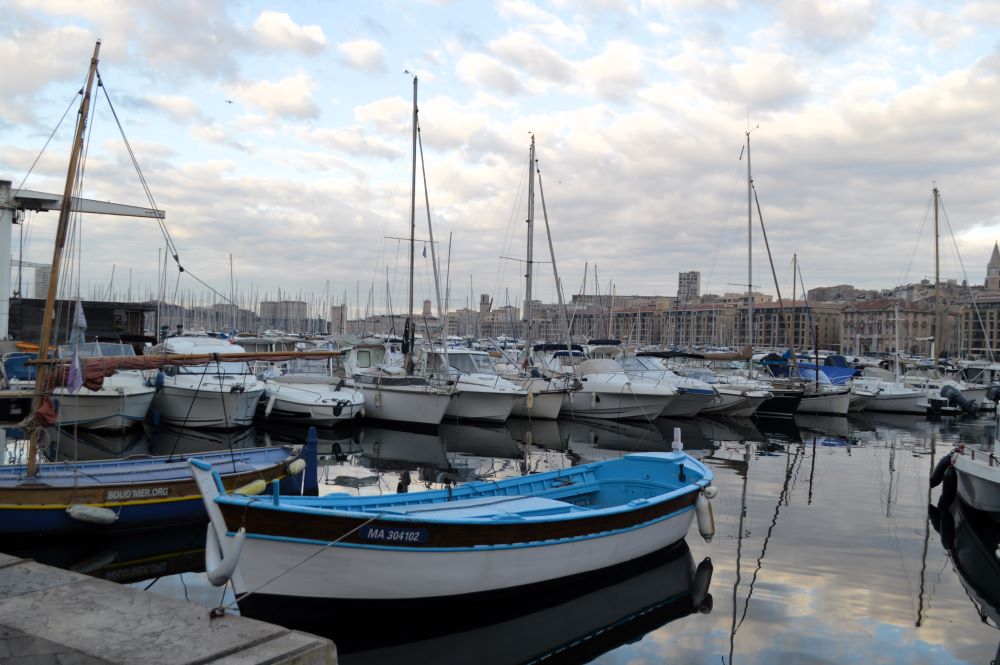 bateaux dans le vieux port de Marseille