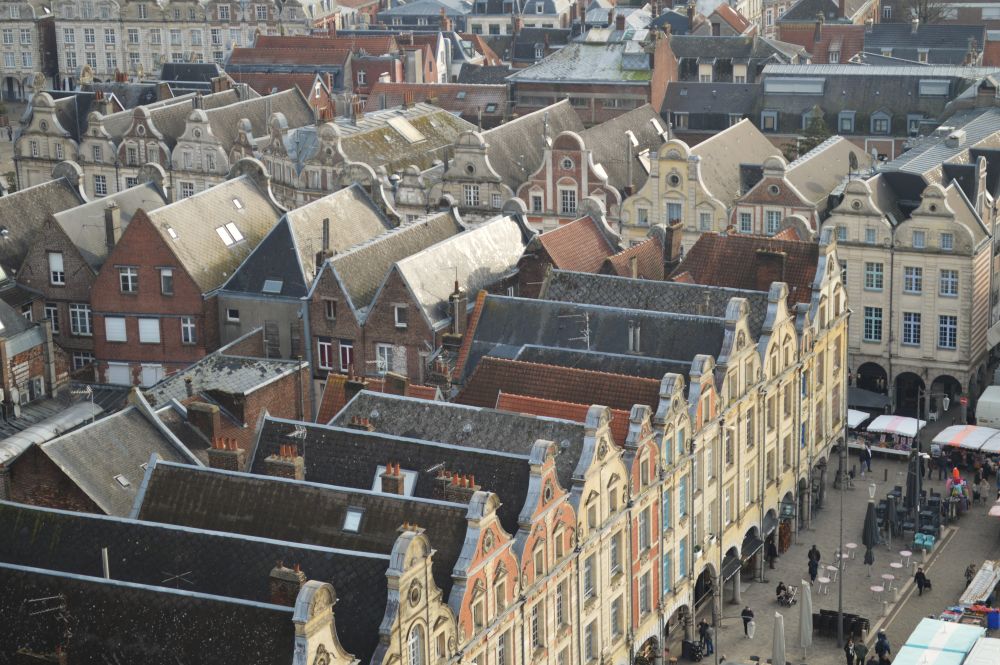 la place des Héros d'Arras vue depuis le sommet du beffroi