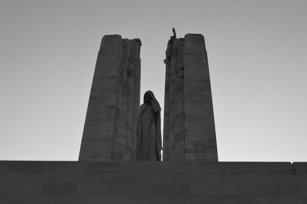 une vue de face du mémorial canadien de Vimy