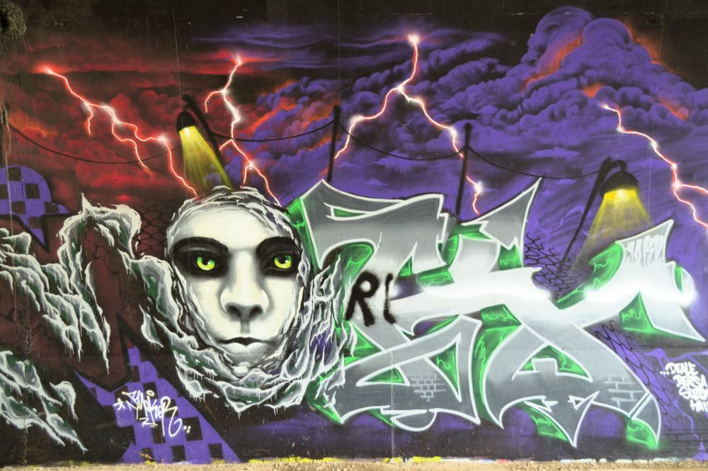 street art sous le pont des Lônes en Ardèche par le collectif Sorry Graffiti