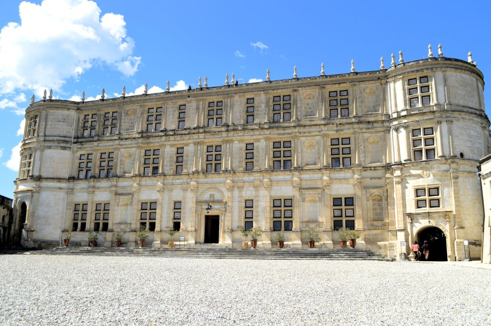 la façade Renaissance du château de Grignan