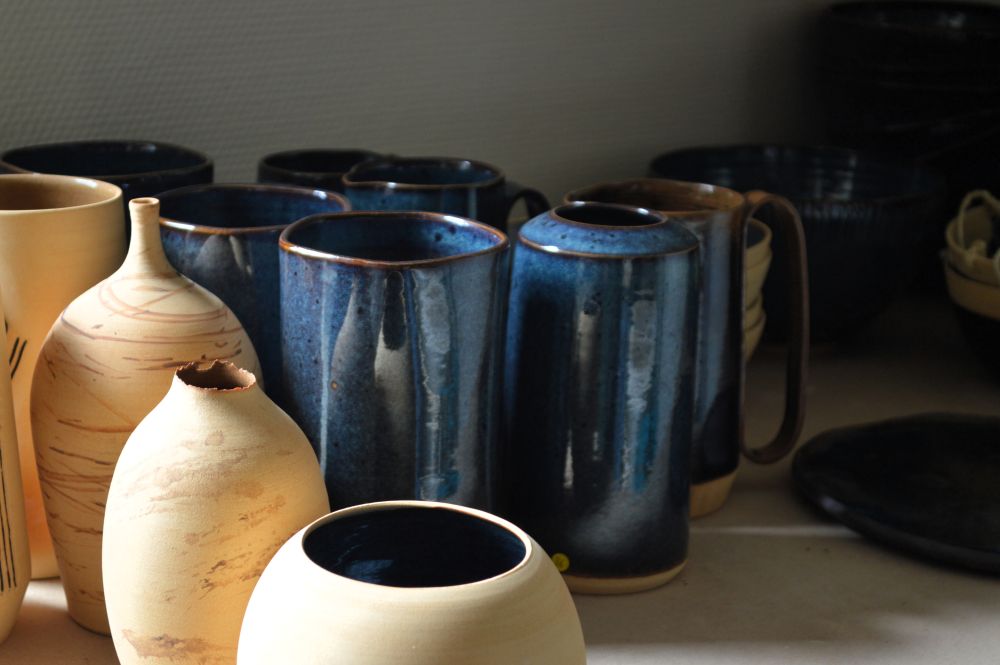 des pots en céramique