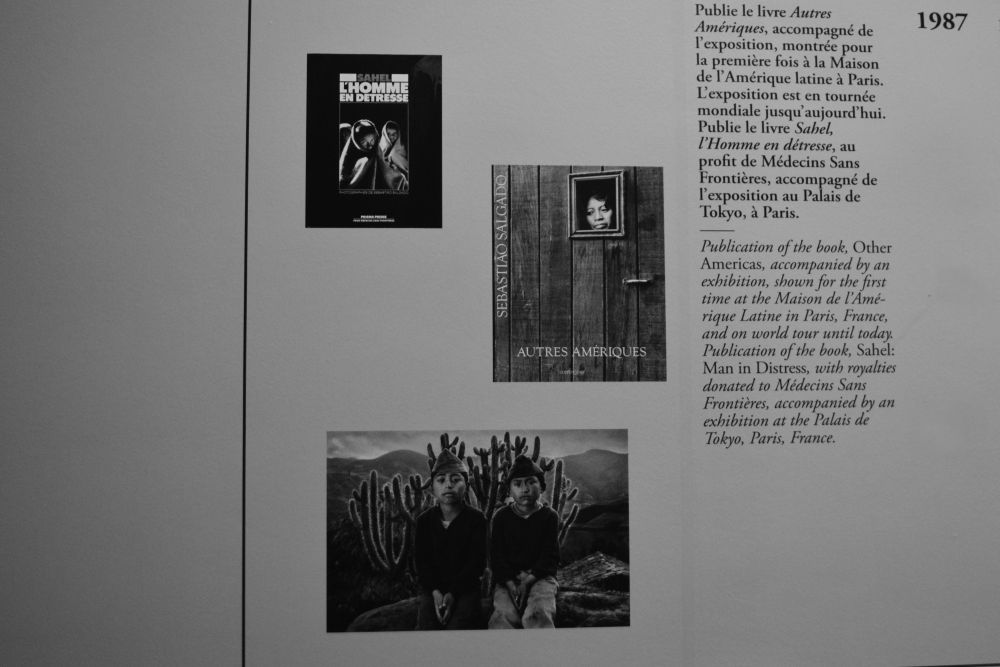 panneau de l'exposition issu de la biographie du photograpge