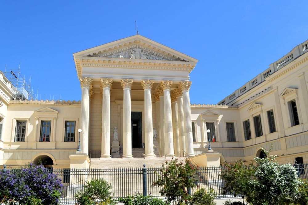 la façade du palais de justice de Montpellier