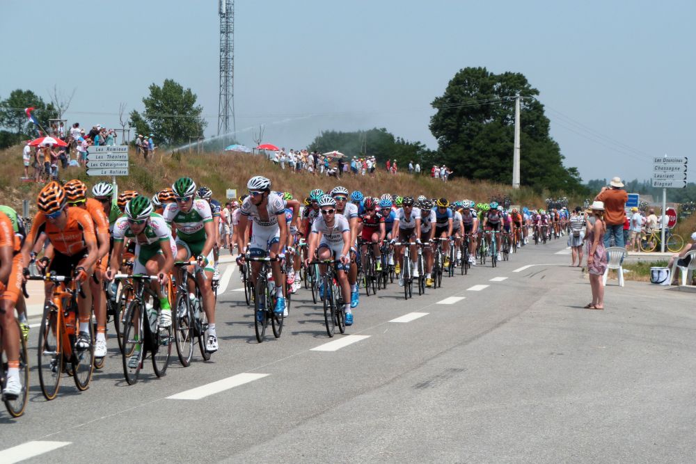 peloton du tour de France cycliste