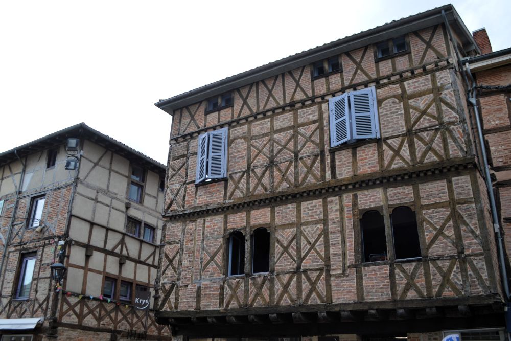 maisons à pans de bois et briques