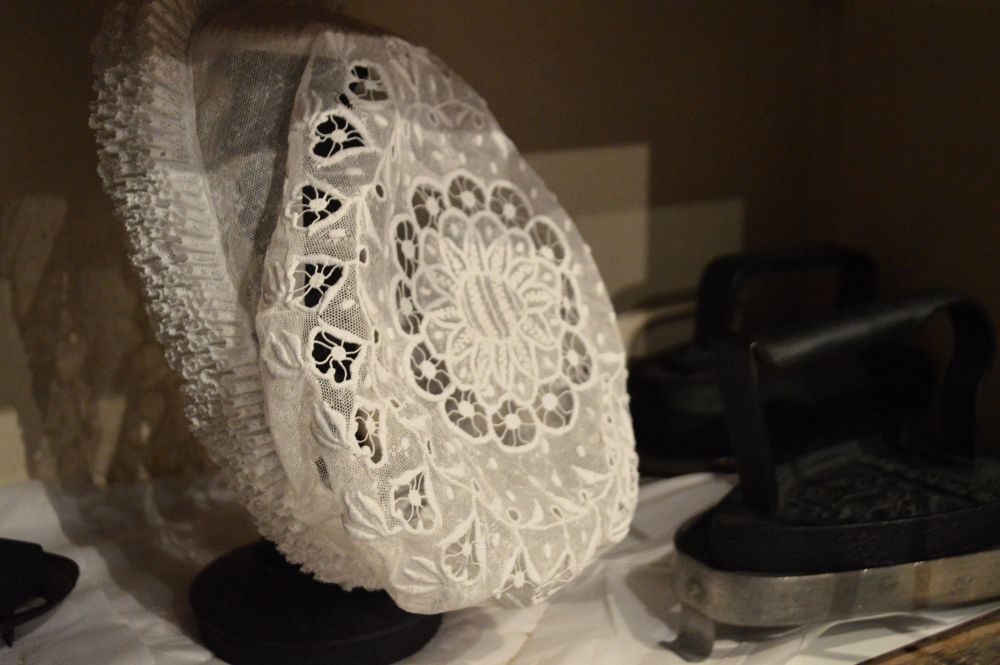bonnet en dentelle du début du vingtième siècle