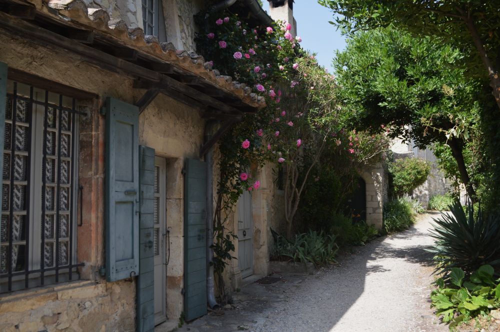 ruelle de village perché