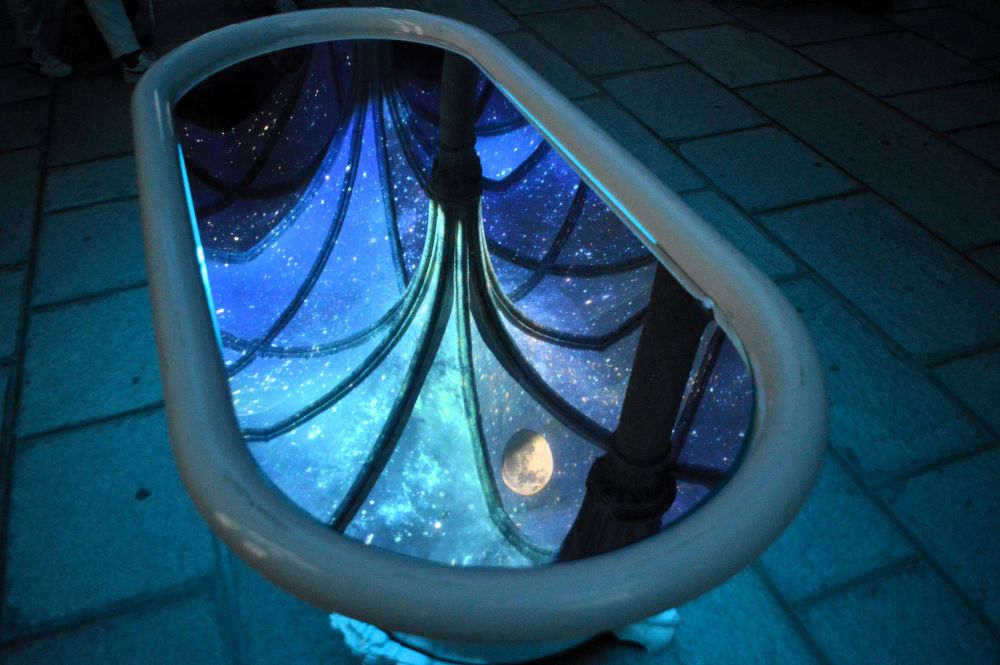 parcours nocturne de l'abbaye du Mont Saint Michel, l'installation Bain de Lune