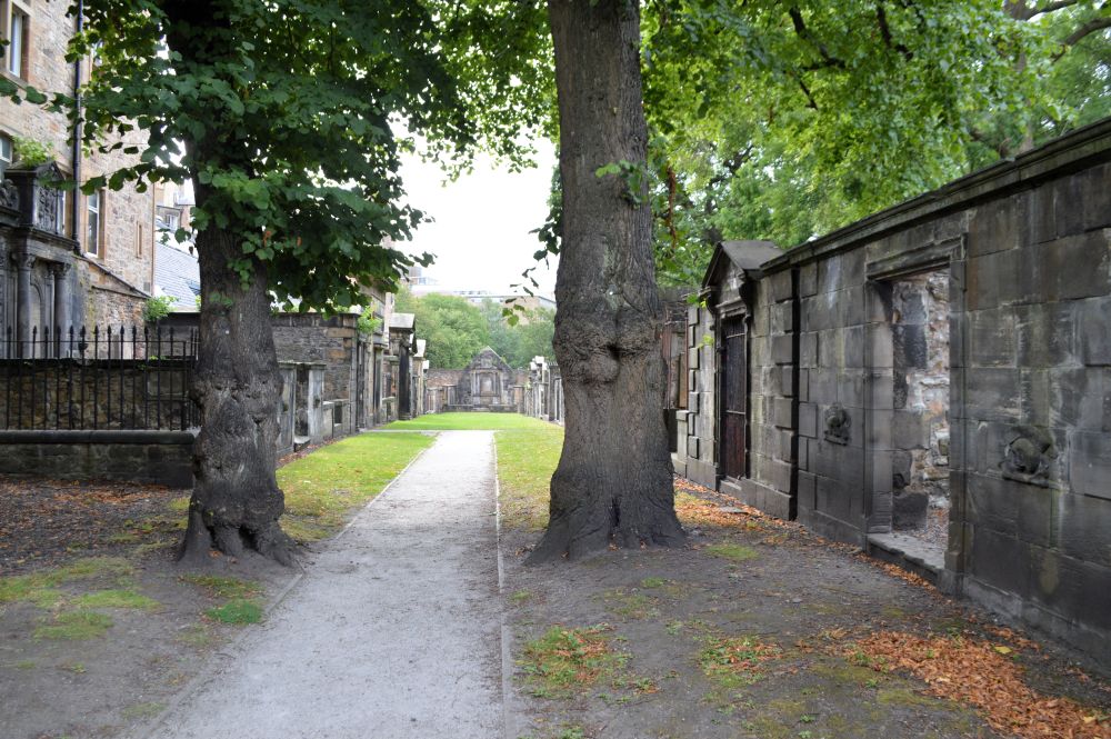 dans les allées de Greyfriars kirkyard à Edimbourg