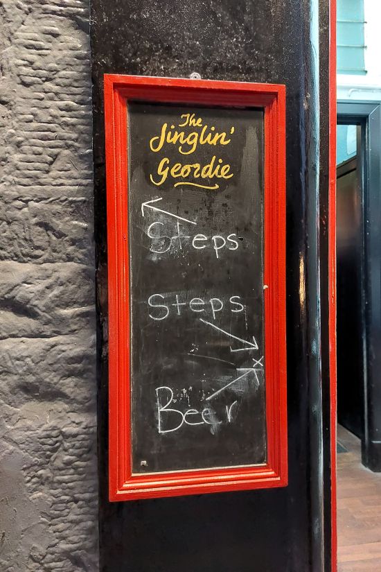 steps vers le haut, steps vers le bas, beer tout droit
