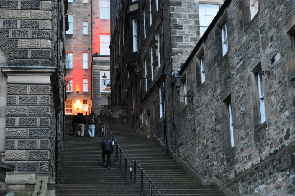 escaliers vers Cockburn Street à Edimbourg