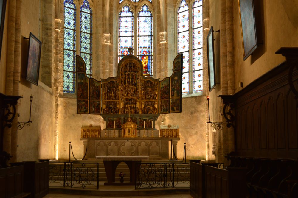 retable dans le chœur de l'église de Baume les Messieurs