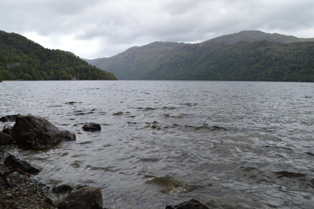 Loch Lomond par temps gris