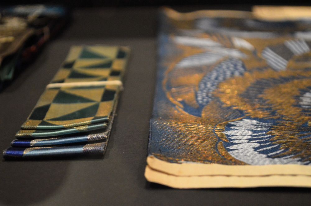 rubans Art Déco à motifs floraux et géométriques tissés de fil d'or