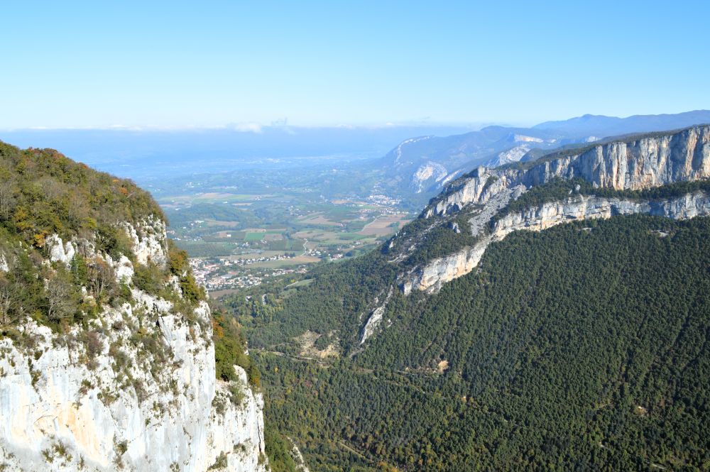 L'entrée de la reculée de Combe Laval vue depuis la route