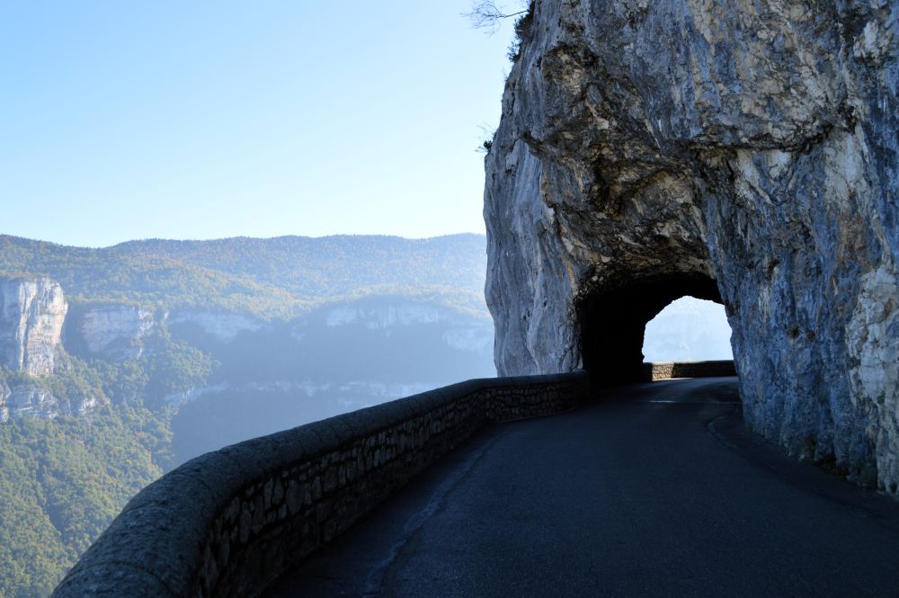 entrée aval de la route de Combe Laval