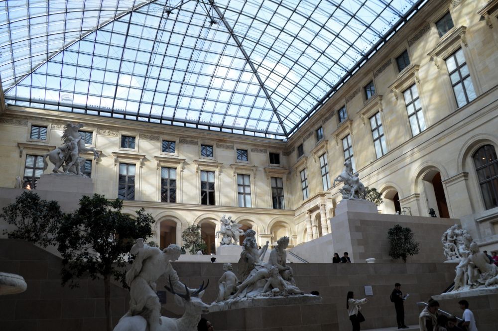 vue générale de la Cour Marly du Musée du Louvre