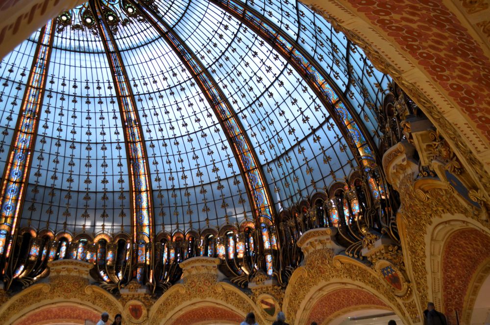 coupole en vitrail du magasin des Galeries Lafayette boulevard Haussmann à Paris