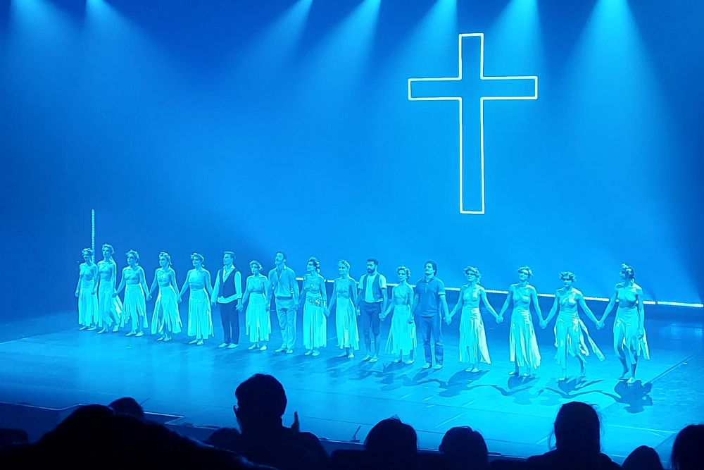 Le salut à la fin du ballet Giselle(s) avec Marie Claude Pietragalla et Julien Derouault