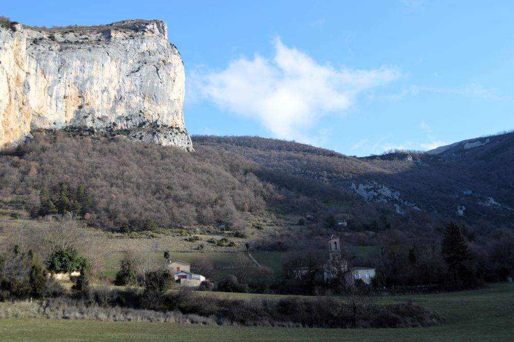 falaise en moyenne montagne