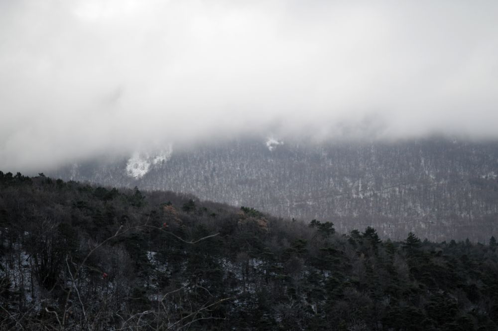 montagne dans les nuages