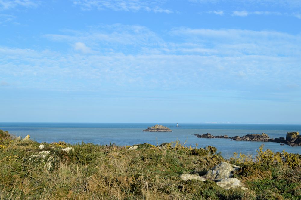 vue sur le rocher du Herpin depuis  la pointe du Grouin