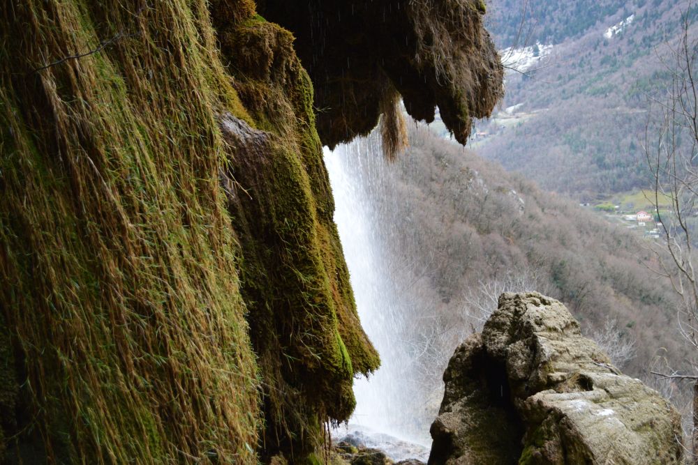 derrière la grande cascade de Gournier