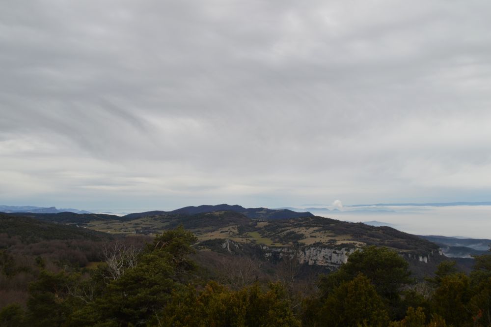 aperçu d'une mer de nuages sur la Vallée du Rhône autour de Valence